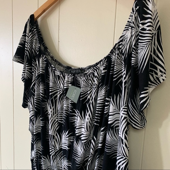 Off the shoulder stretchy palm print top! - Picture 2 of 4